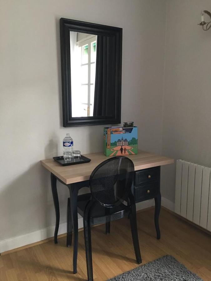 La Tour De Saint Cyr Bed & Breakfast Luaran gambar